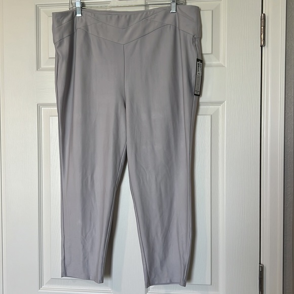 NWT Gnw Tummy Control Capri Light Gray Color Size XL - Picture 2 of 12